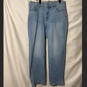 Old Navy Loose Lightwash Jeans